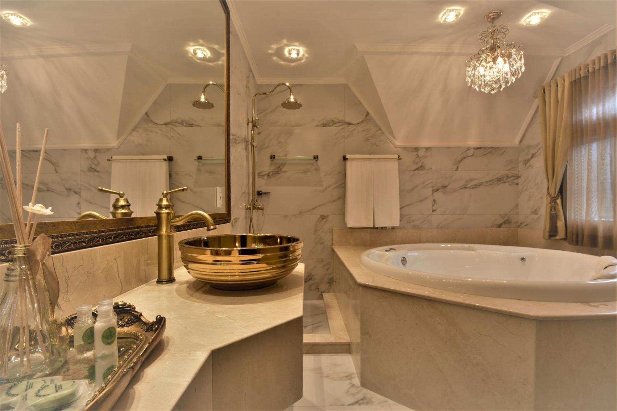 Suite Spa Bath